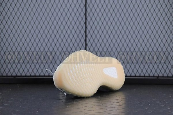 YEEZY 350 V2 룬드마크