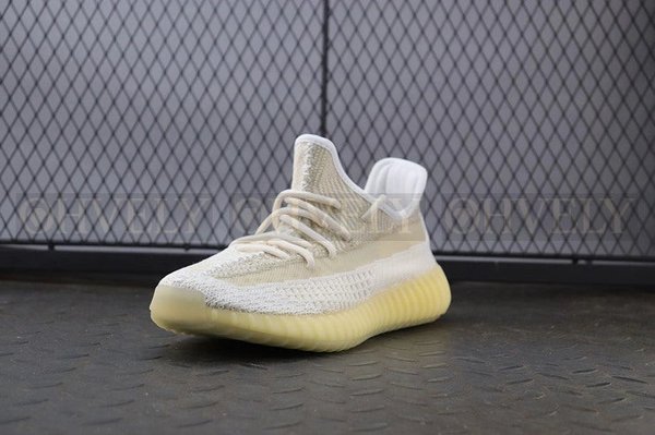YEEZY 350 V2 네추럴