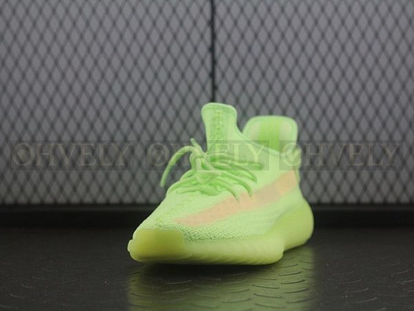 YEEZY 350 V2 글로우