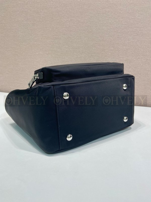 프라다 리나일론 토트백