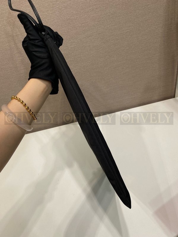 프라다 리나일론 파우치