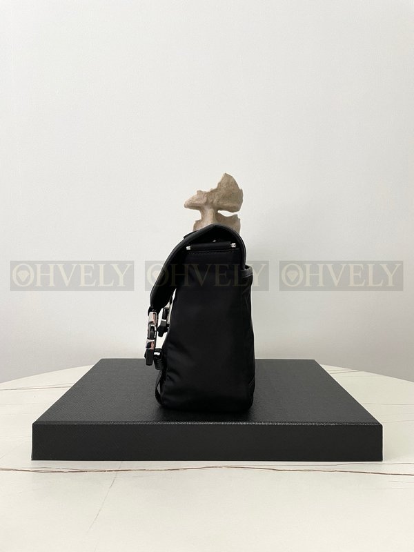 프라다 리나일론 및 사피아노 가죽 숄더백