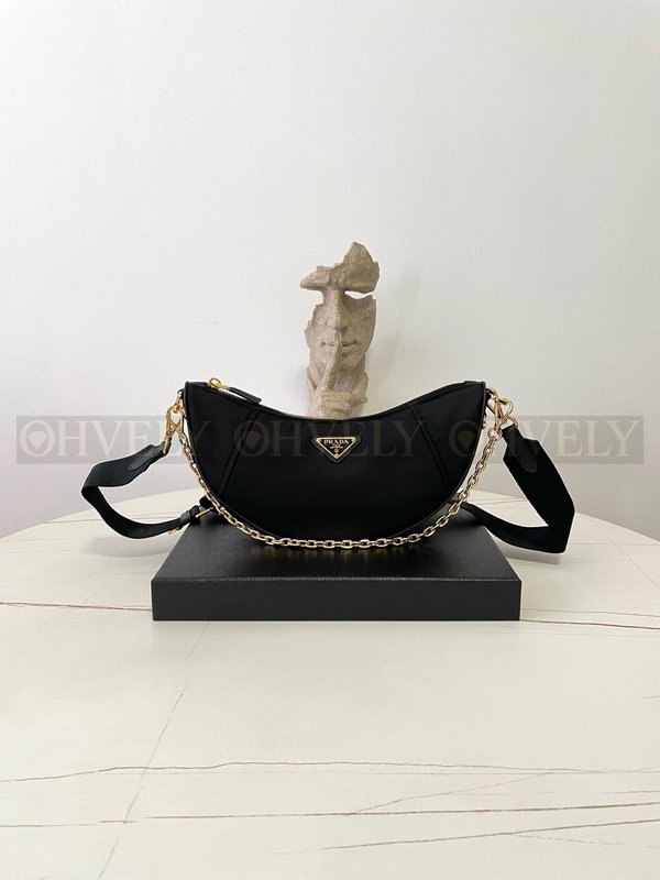 프라다 드뮈룬 리나일론 숄더백