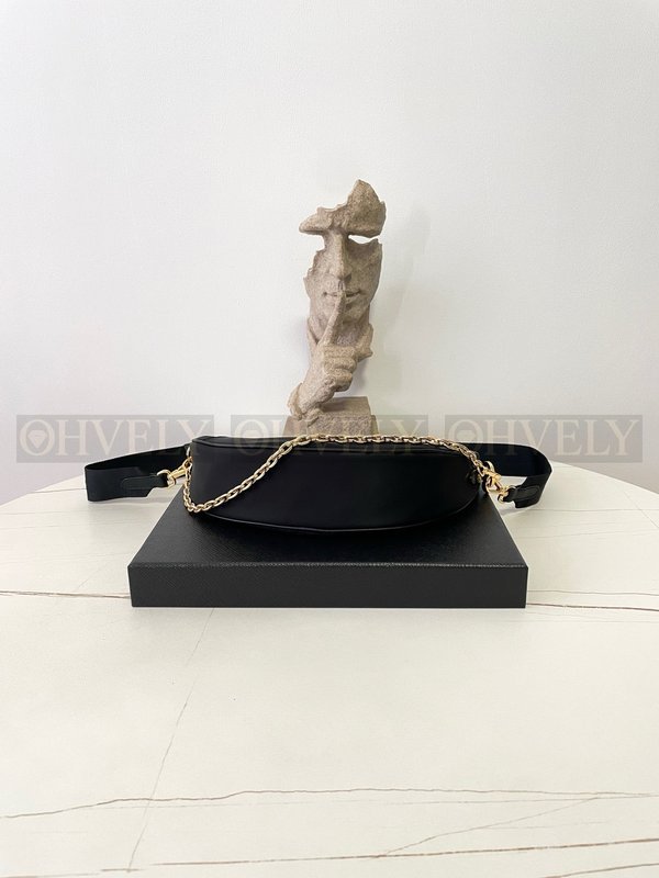 프라다 드뮈룬 리나일론 숄더백