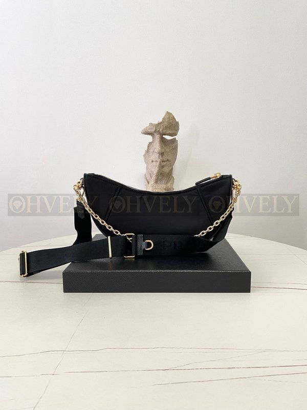 프라다 드뮈룬 리나일론 숄더백