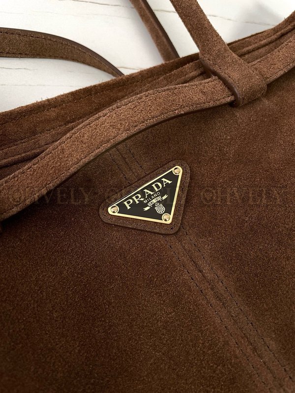 프라다 보니 라지 스웨이드 핸드백