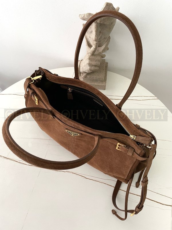 프라다 보니 라지 스웨이드 핸드백