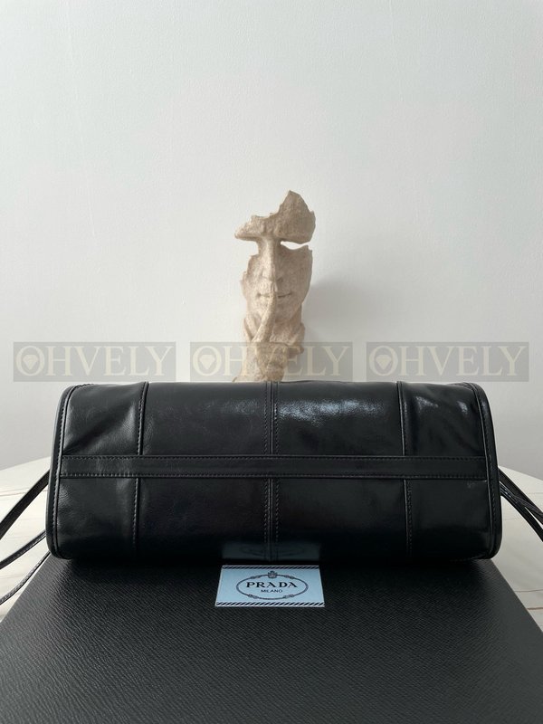 프라다 럭스 소프트백 미디움