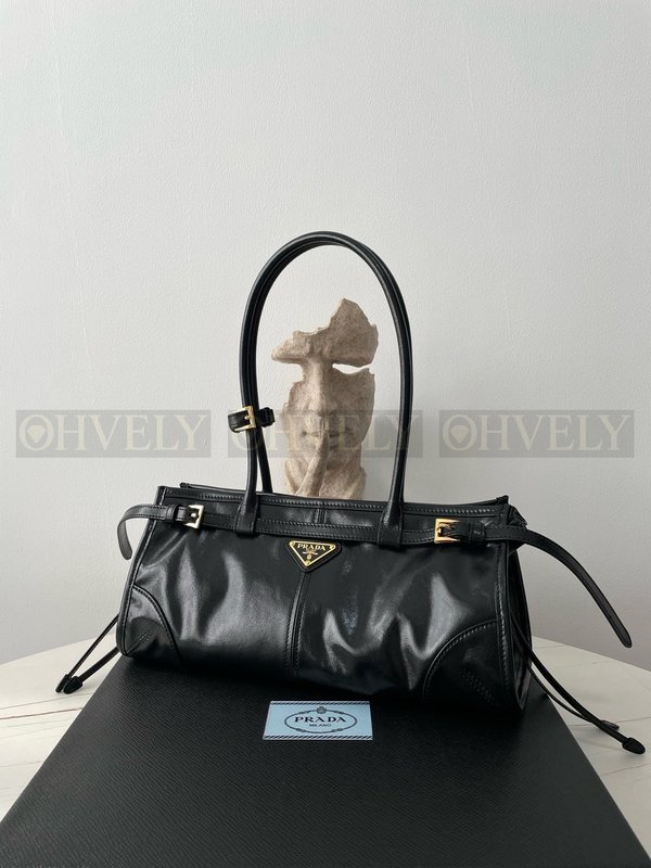 프라다 럭스 소프트백 미디움
