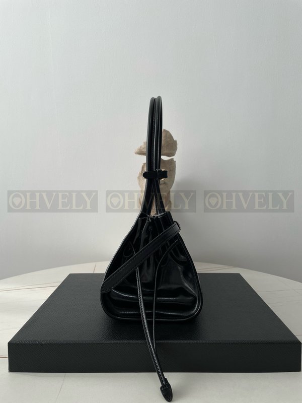 프라다 럭스 소프트백 미디움