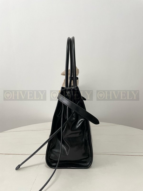 프라다 럭스 소프트백 라지