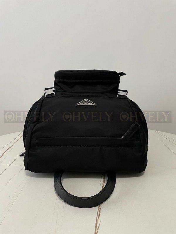 프라다 리나일론 남성 백팩