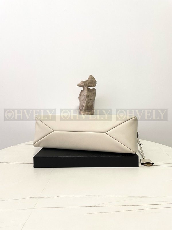 프라다 에메 레더 숄더백 라지