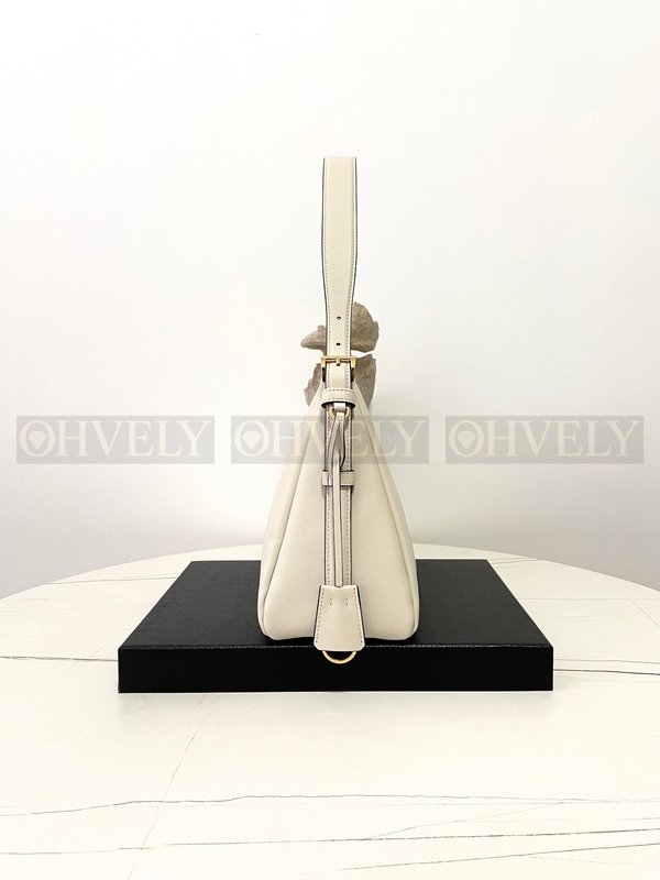 프라다 에메 레더 숄더백 라지