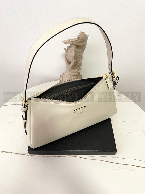 프라다 에메 레더 숄더백 라지