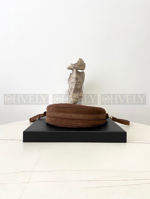 프라다 아르케 숄더백 스웨이드