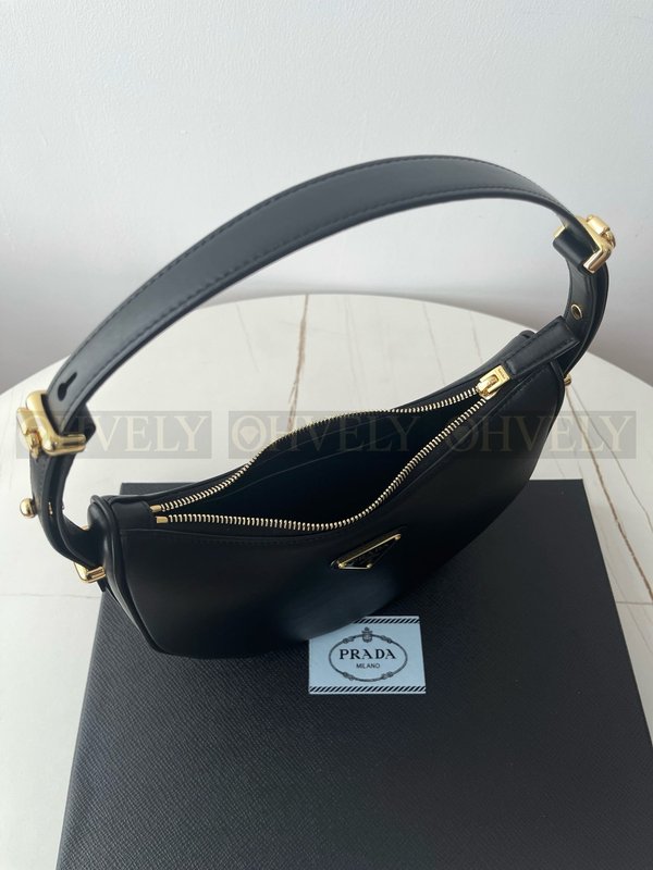프라다 아르케 숄더백 스몰