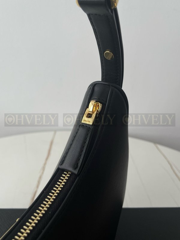 프라다 아르케 숄더백 스몰