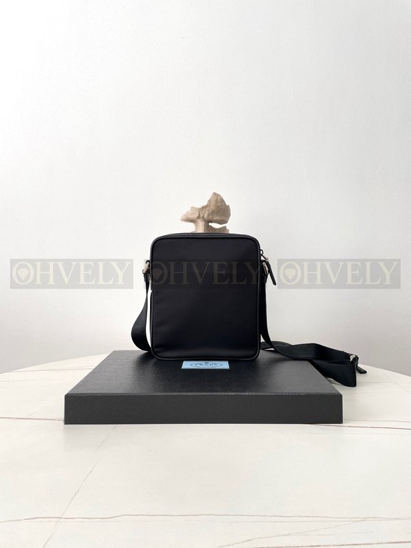 프라다 삼각로고 리나일론 사피아노 크로스백