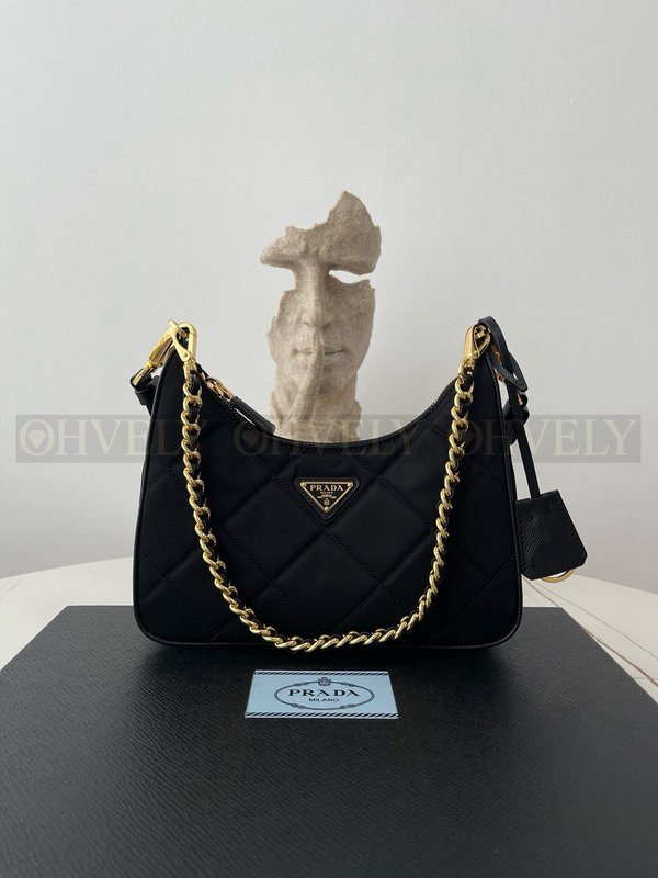 프라다 리에디션 퀄팅 체인 호보백