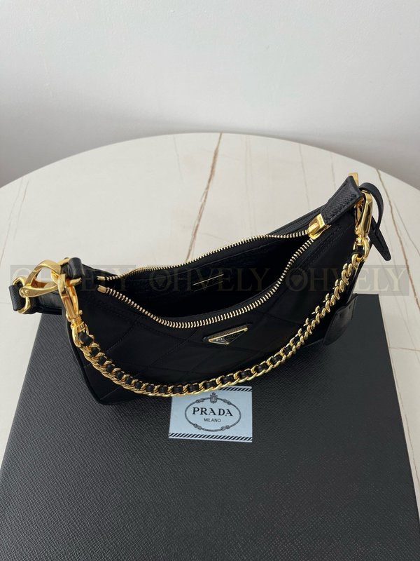 프라다 리에디션 퀄팅 체인 호보백