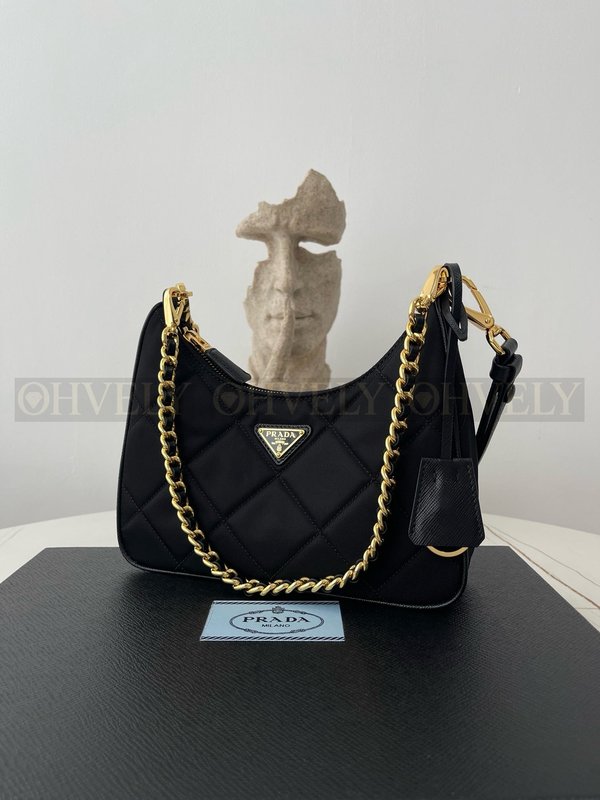 프라다 리에디션 퀄팅 체인 호보백