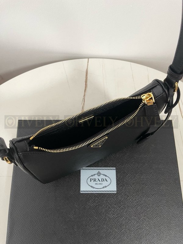 프라다 리에디션 사피아노 호보백