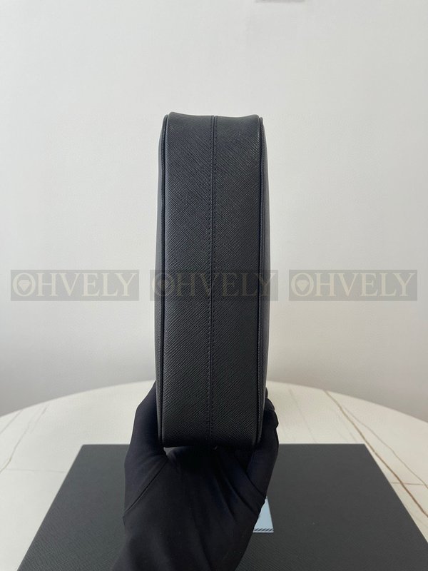 프라다 리에디션 사피아노 호보백