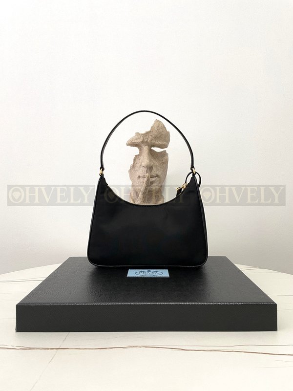 프라다 리에디션 리나일론 호보백 사피아노 핸들 금장