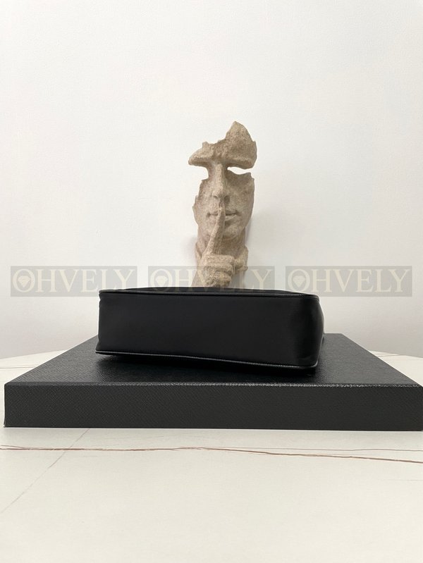 프라다 리에디션 리나일론 호보백 사피아노 핸들 금장