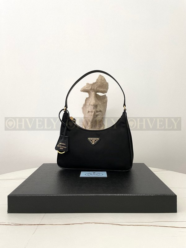 프라다 리에디션 리나일론 호보백 사피아노 핸들 금장