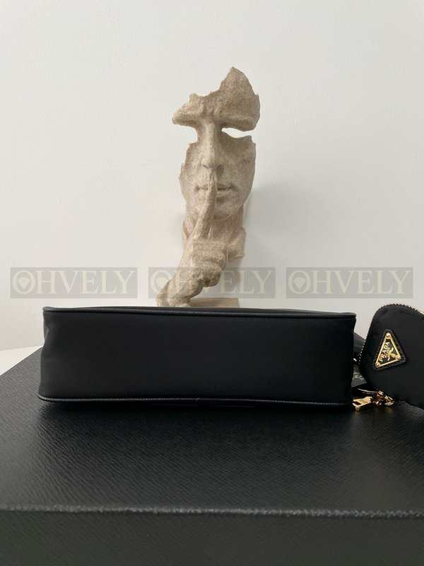 프라다 테수토 체인 호보백 금장