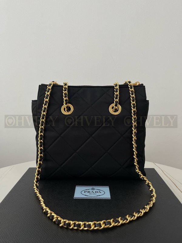 프라다 리에디션 리나일론 퀄팅 체인 숄더백