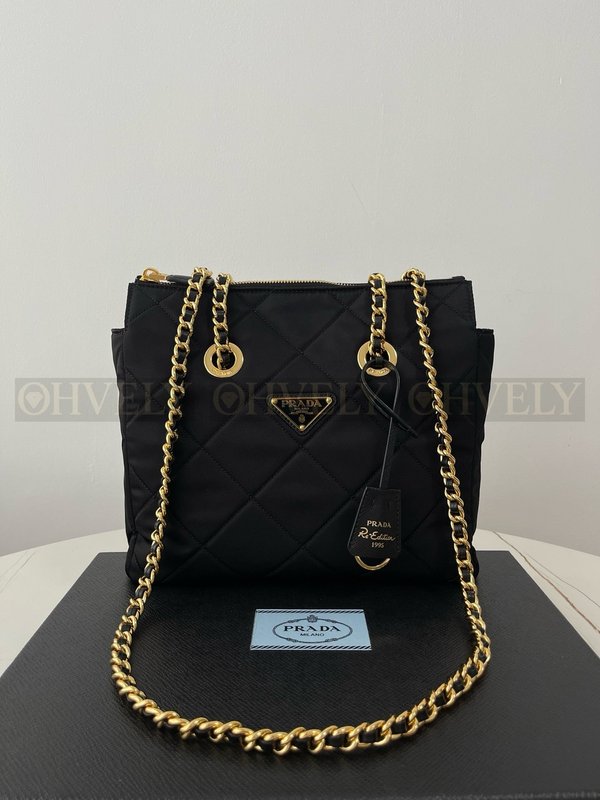 프라다 리에디션 리나일론 퀄팅 체인 숄더백