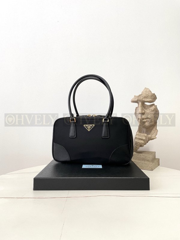 프라다 리에디션 1978 토트백 미디움