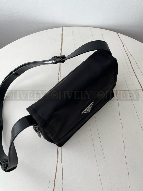 프라다 리나일론 패딩 숄더백 스몰