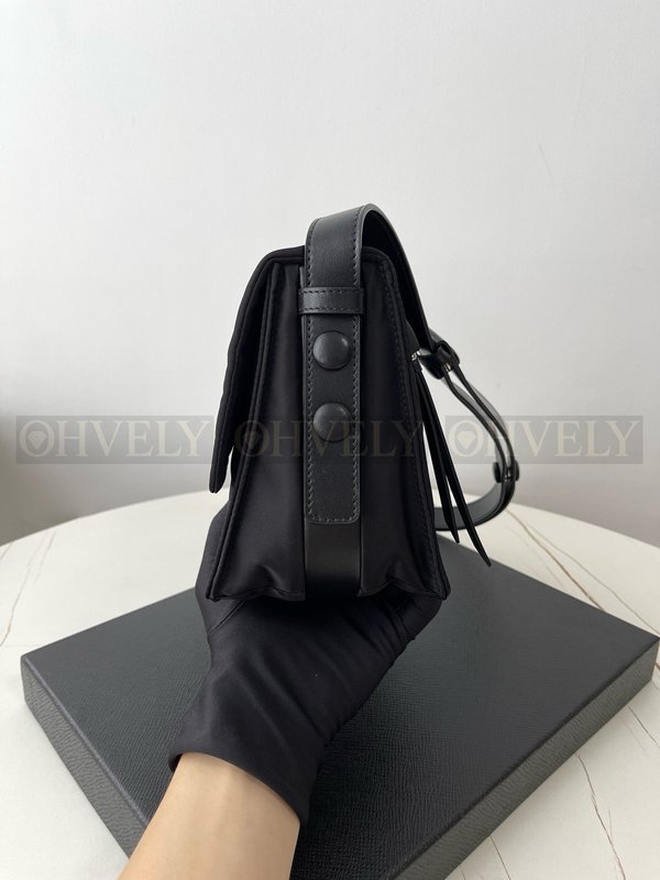 프라다 리나일론 패딩 숄더백 스몰