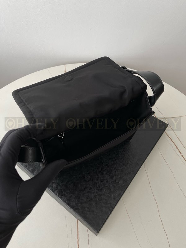 프라다 리나일론 패딩 숄더백 스몰