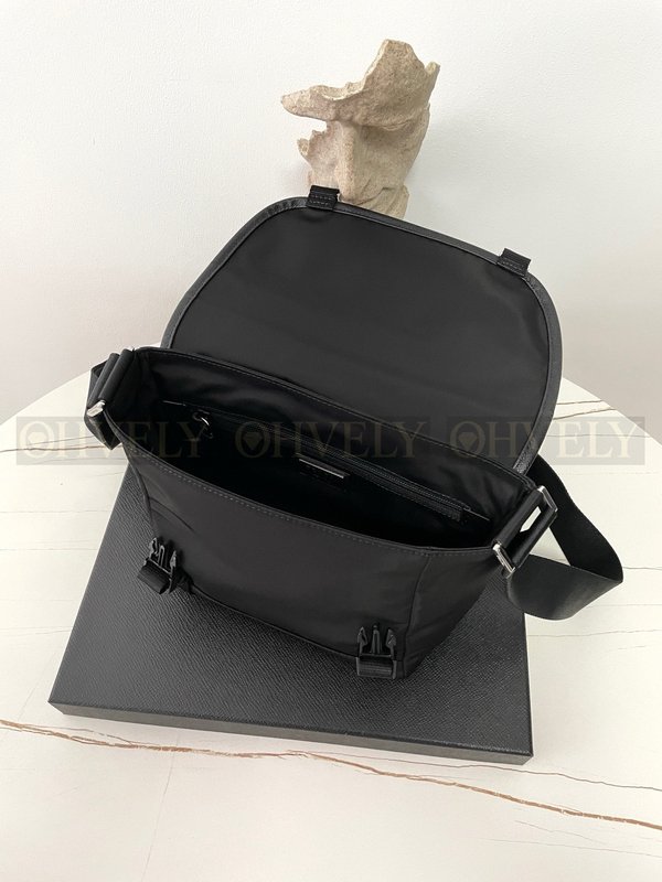 프라다 리나일론 숄더백