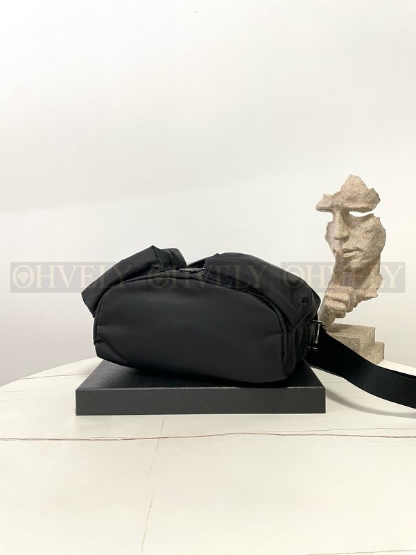 프라다 리나일론 삼각 로고 숄더백