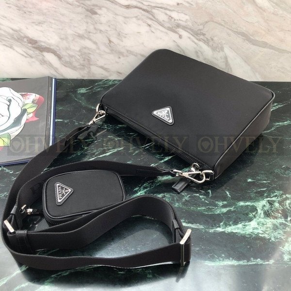 프라다 테수토 리나일론 크로스바디백