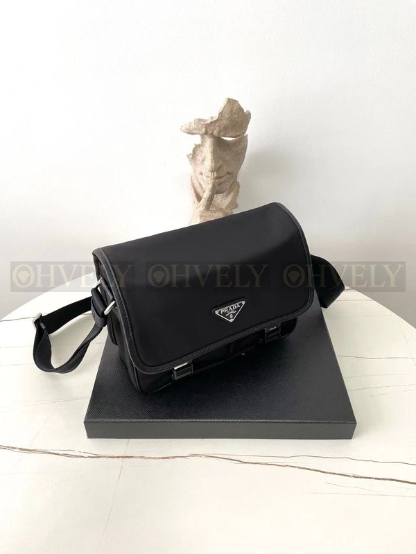 프라다 리나일론 사피아노 레더 숄더백