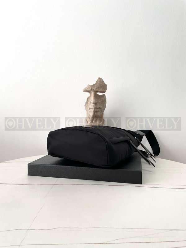 프라다 리나일론 범백