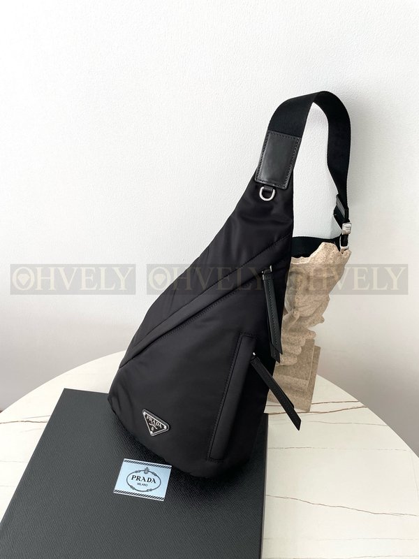 프라다 리나일론 범백