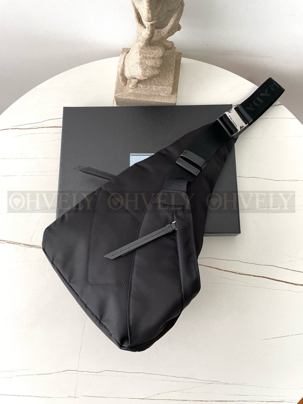 프라다 리나일론 범백