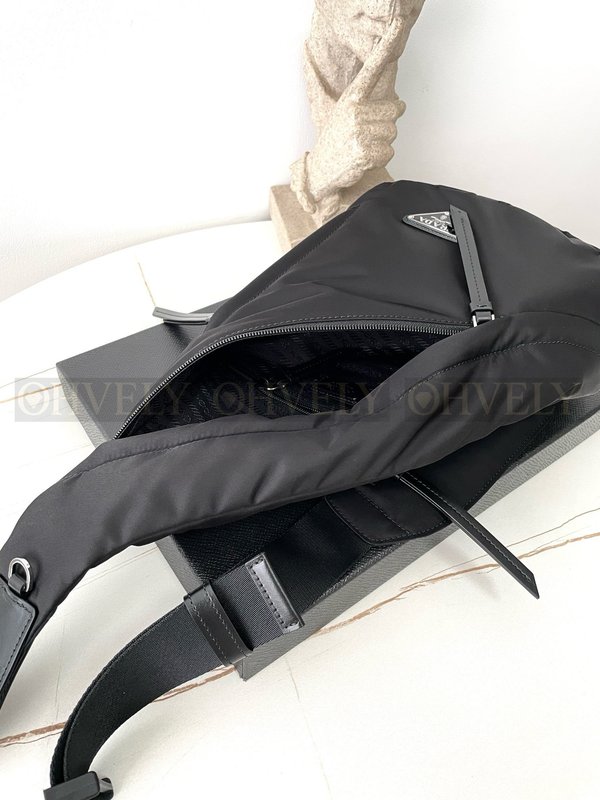 프라다 리나일론 범백