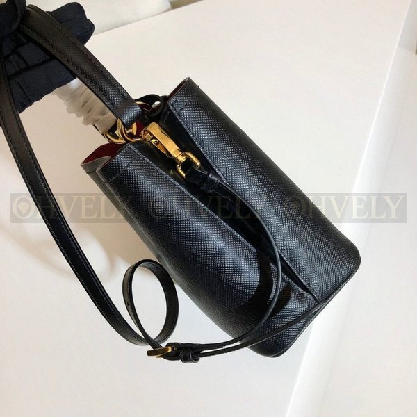 프라다 사피아노 두블레 스몰