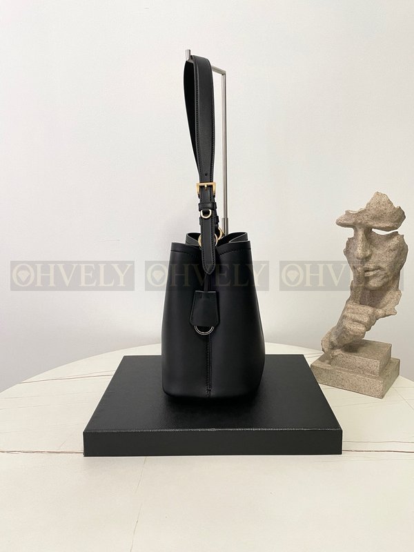 프라다 미디움 레더백