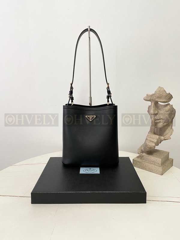 프라다 미디움 레더백