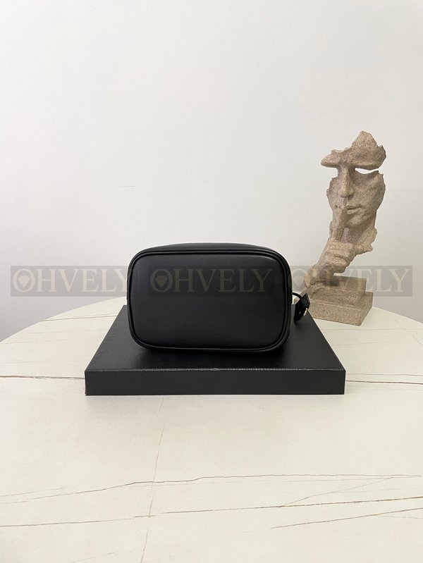 프라다 미디움 레더백